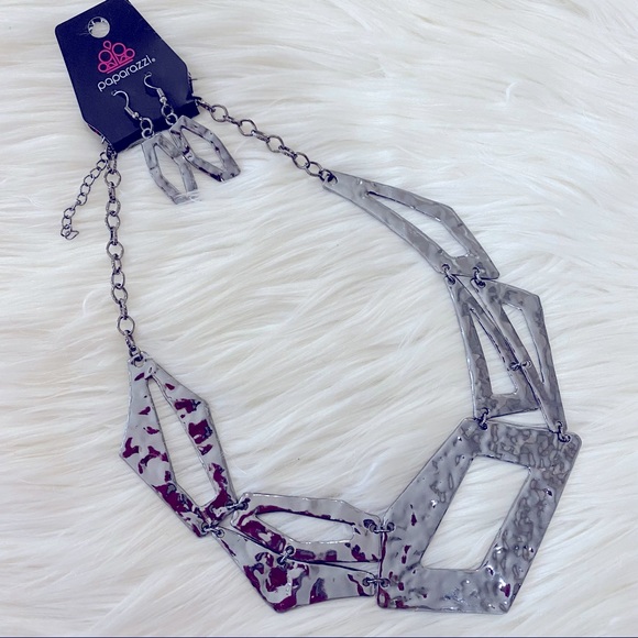 NWT Paparazzi Break The Mold Black Necklace & Earrings Set - Picture 1 of 4